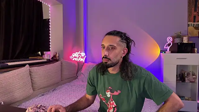 Snapshot of Secret_Lovers1 chatting on June 1, 2026, 6:29 pm Secret Lovers1 online show from June 1, 2026, 6:29 pm