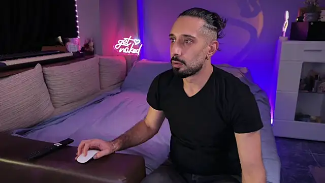 Snapshot of Secret_Lovers1 chatting on June 2, 2026, 6:19 pm Secret Lovers1 online show from June 2, 2026, 6:19 pm
