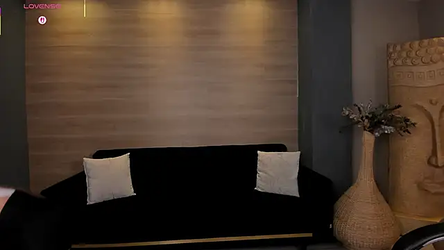 VeronicaBlue online show from January 13, 2026, 11:25 am