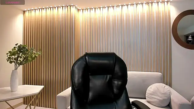 NataliaGaret online show from April 12, 2026, 11:08 pm