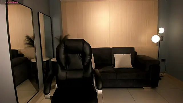 MilaColeman online show from November 5, 2025, 2:03 am