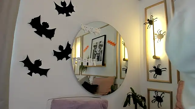 Snapshot of Ashley_Monroe chatting on October 31, 2025, 11:40 am Ashley Monroe online show from October 31, 2025, 11:40 am