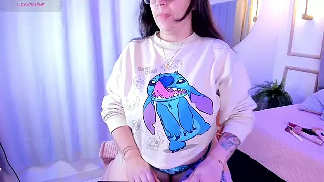 Snapshot of Ashley_Monroe chatting on October 8, 2025, 11:45 am Ashley Monroe online show from October 8, 2025, 11:45 am