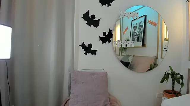 Snapshot of Ashley_Monroe chatting on October 28, 2025, 12:04 pm Ashley Monroe online show from October 28, 2025, 12:04 pm