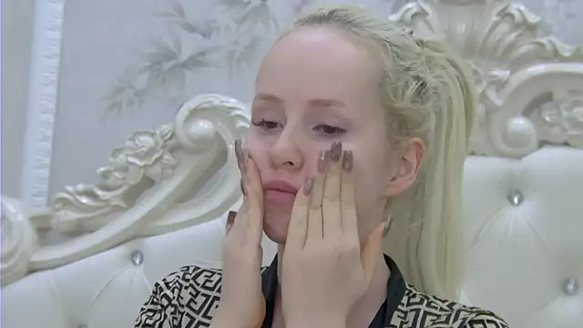 EllieFrosty  online show from March 5, 2026, 1:46 am