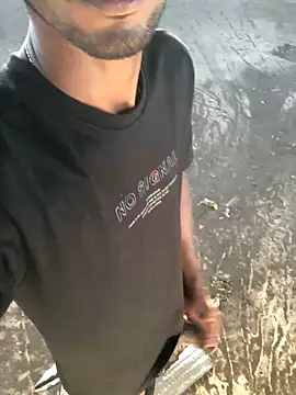 Snapshot of kavi1q1 chatting on October 30, 2025, 1:26 am kavi1q1 online show from October 30, 2025, 1:26 am