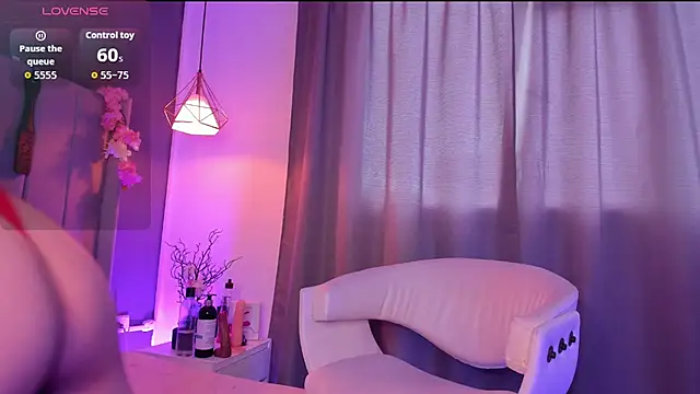 valeria rouse28 online show from November 14, 2025, 7:28 pm