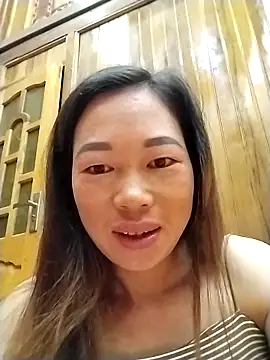 MayLyy online show from September 17, 2025, 9:39 pm