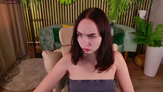 MonikaCarter online show from September 25, 2025, 10:21 am