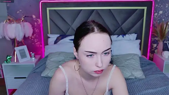 MonikaCarter online show from November 27, 2025, 12:16 pm