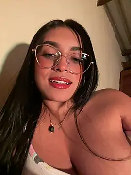 Linda Saenz  online show from June 1, 2026, 7:52 am