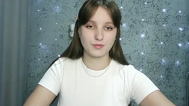 Leonaalove online show from December 1, 2025, 10:38 am