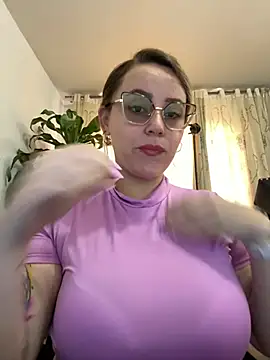 Snapshot of CurvyLust_x chatting on April 23, 2026, 1:46 pm CurvyLust x online show from April 23, 2026, 1:46 pm