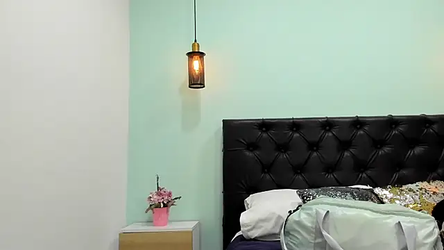 Marianee Rousse online show from November 27, 2025, 10:32 pm