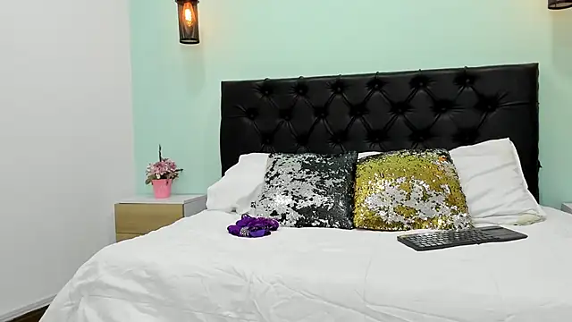 Marianee Rousse online show from November 28, 2025, 10:21 pm