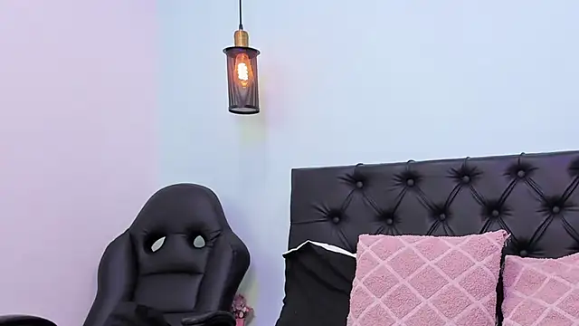 Marianee Rousse online show from November 8, 2025, 10:13 pm