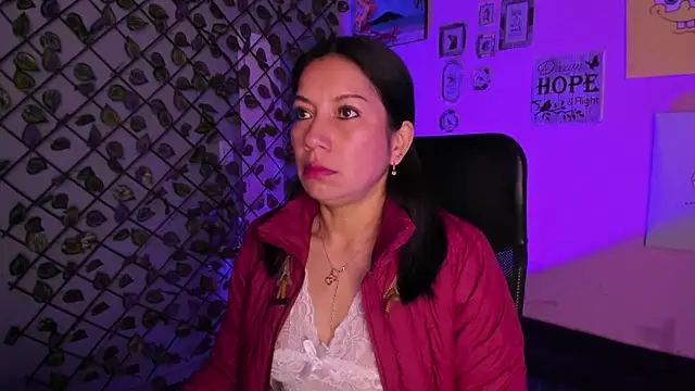 Megan Collinss  online show from January 15, 2026, 1:14 pm