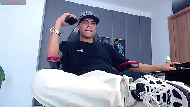 david santos16 online show from December 2, 2025, 8:54 pm