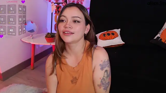 aliiceFM online show from October 17, 2025, 3:54 am