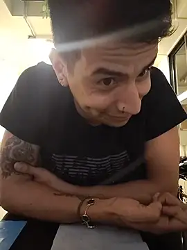 Juann-cock online show from April 19, 2026, 8:37 am