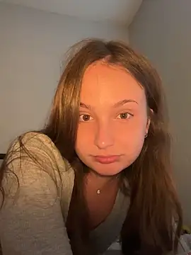 MadilynX777 online show from September 14, 2025, 11:27 pm