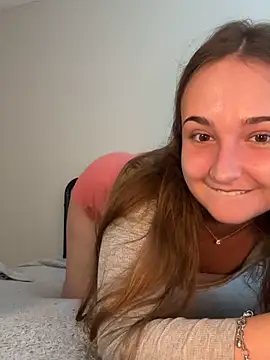 MadilynX777 online show from October 7, 2025, 9:49 pm