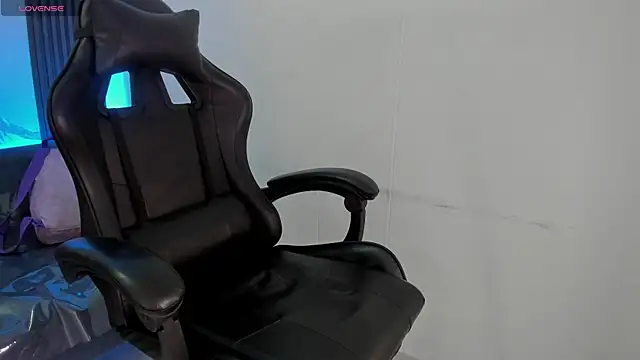 Snapshot of ShaunaDream chatting on March 1, 2026, 5:07 am ShaunaDream online show from March 1, 2026, 5:07 am