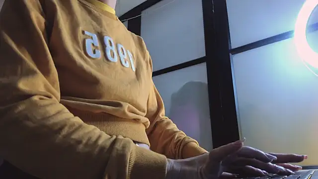 Snapshot of ShaunaDream chatting on September 12, 2025, 3:39 am ShaunaDream online show from September 12, 2025, 3:39 am