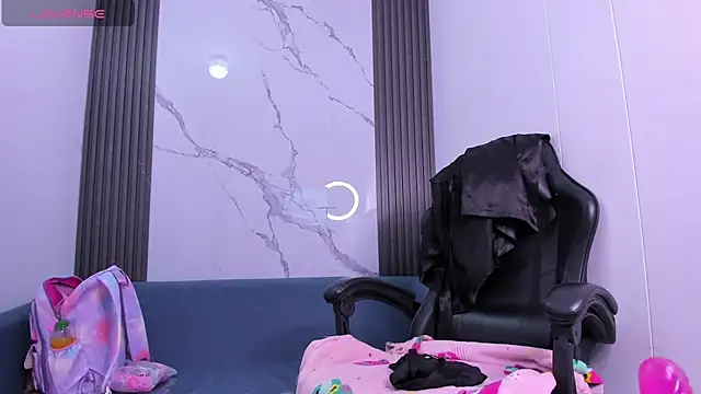 Snapshot of ShaunaDream chatting on October 11, 2025, 4:02 am ShaunaDream online show from October 11, 2025, 4:02 am