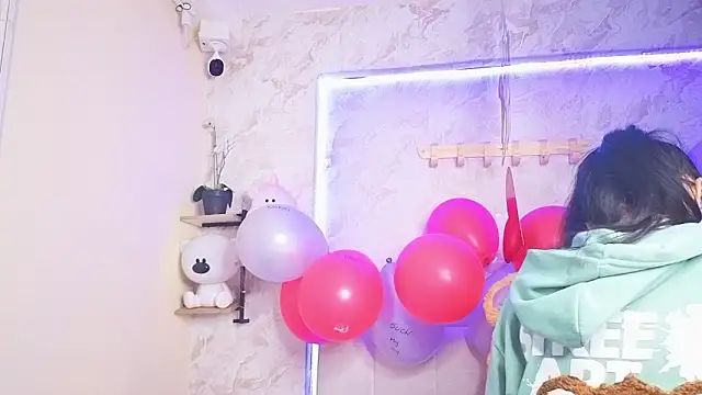 VioletxBloom online show from February 17, 2026, 3:42 pm