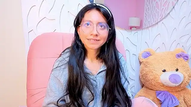 VioletxBloom online show from April 15, 2026, 8:53 pm