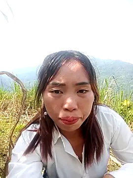 Snapshot of sulove_xx chatting on November 15, 2025, 4:27 am sulove xx online show from November 15, 2025, 4:27 am