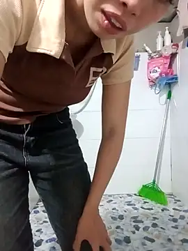 Snapshot of sulove_xx chatting on October 10, 2025, 11:22 am sulove xx online show from October 10, 2025, 11:22 am