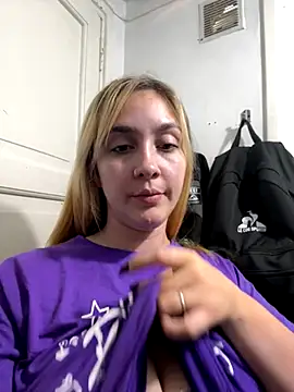 ayebran online show from November 28, 2025, 8:42 pm