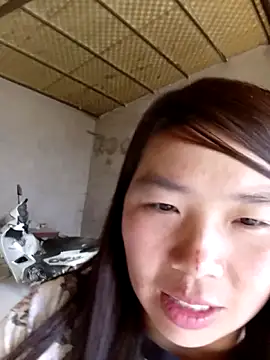 quynhkoolbae online show from December 3, 2025, 2:23 am