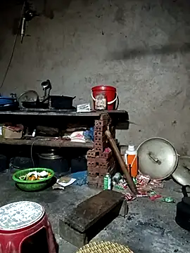 quynhkoolbae online show from March 29, 2026, 1:13 pm