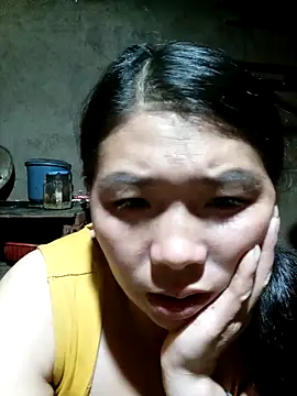 quynhkoolbae online show from October 4, 2025, 1:34 pm