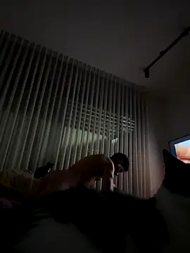 husbandandwifetobe online show from October 18, 2025, 2:46 am