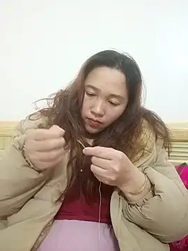 miumiu 00 online show from February 5, 2026, 12:12 pm