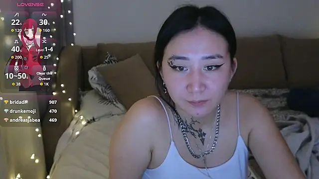 EvaDior13 online show from November 9, 2025, 8:02 pm