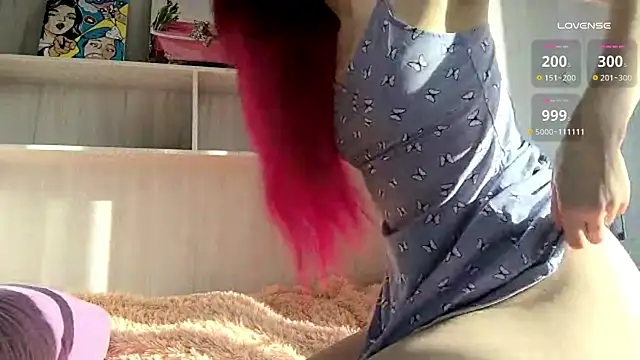 GlaydsLeveto online show from October 9, 2025, 4:13 am