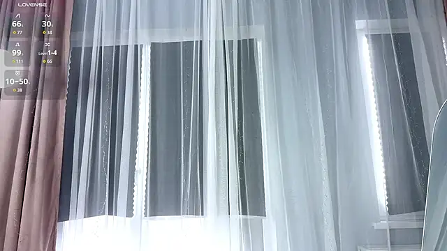 GlaydsLeveto online show from March 11, 2026, 4:39 am