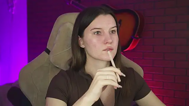 AgataWillis online show from November 5, 2025, 4:37 am