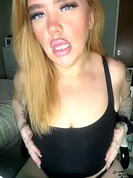 MysteriousMylaX online show from November 4, 2025, 1:04 pm