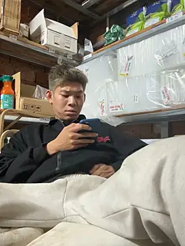 linh21107 online show from November 22, 2025, 8:24 am