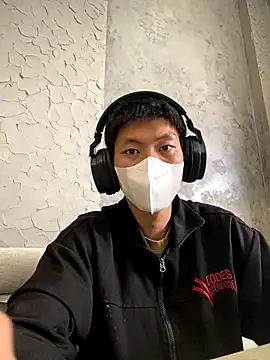 linh21107 online show from November 7, 2025, 1:21 am