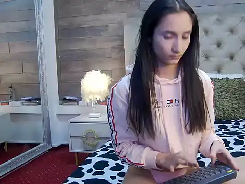 Snapshot of CarolinaBlair chatting on November 17, 2025, 9:52 pm CarolinaBlair online show from November 17, 2025, 9:52 pm