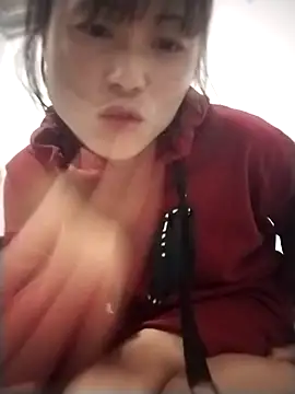 linda bae00 online show from November 16, 2025, 1:05 pm