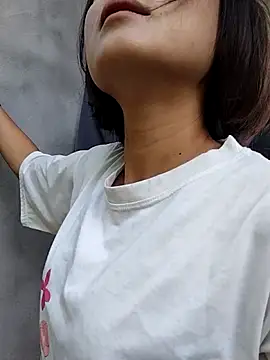 linda bae00 online show from November 7, 2025, 1:43 am