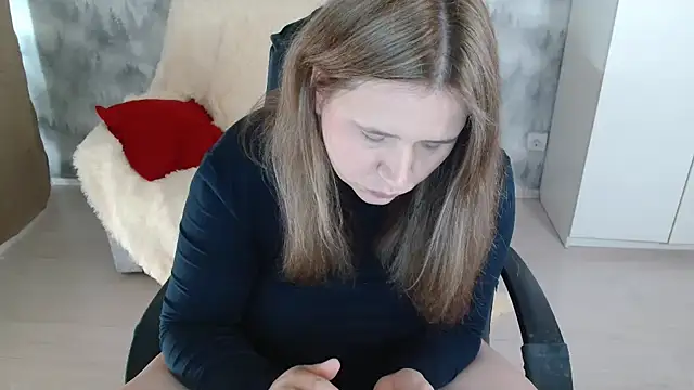 AdelinaLawson online show from April 2, 2026, 9:27 am